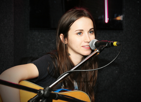 holly-miranda-viva-radio2